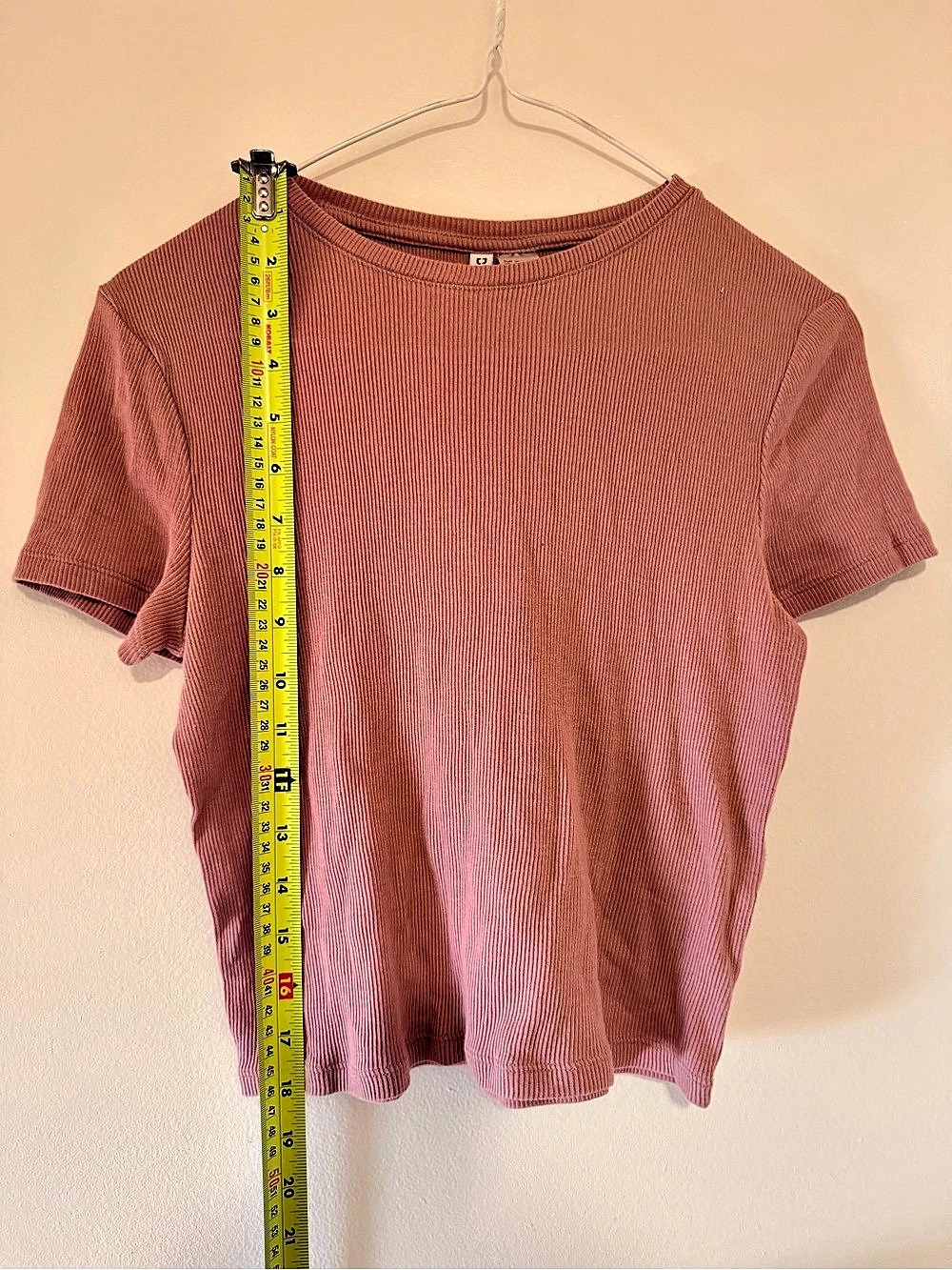 Chilean Pink H&M Basic Short Sleeve Tee — Medium - Picture 2 of 4